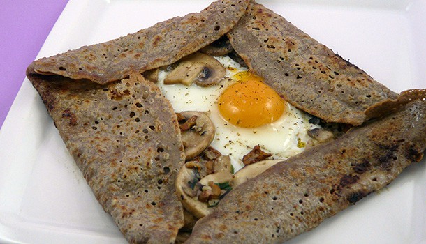 Galettes Bretonnes Salees De Sarrasin Recette Par Simple Gourmand